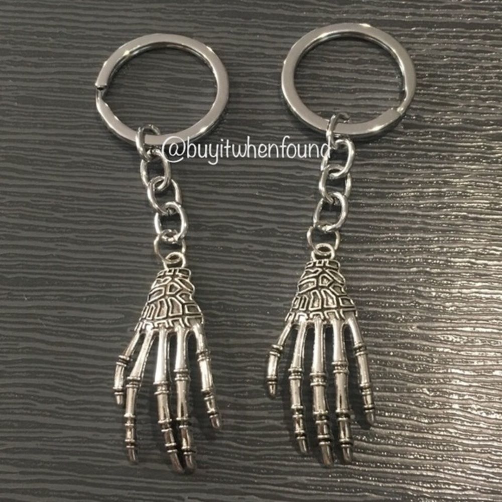 Skeleton Hand Gothic Skull Keychains